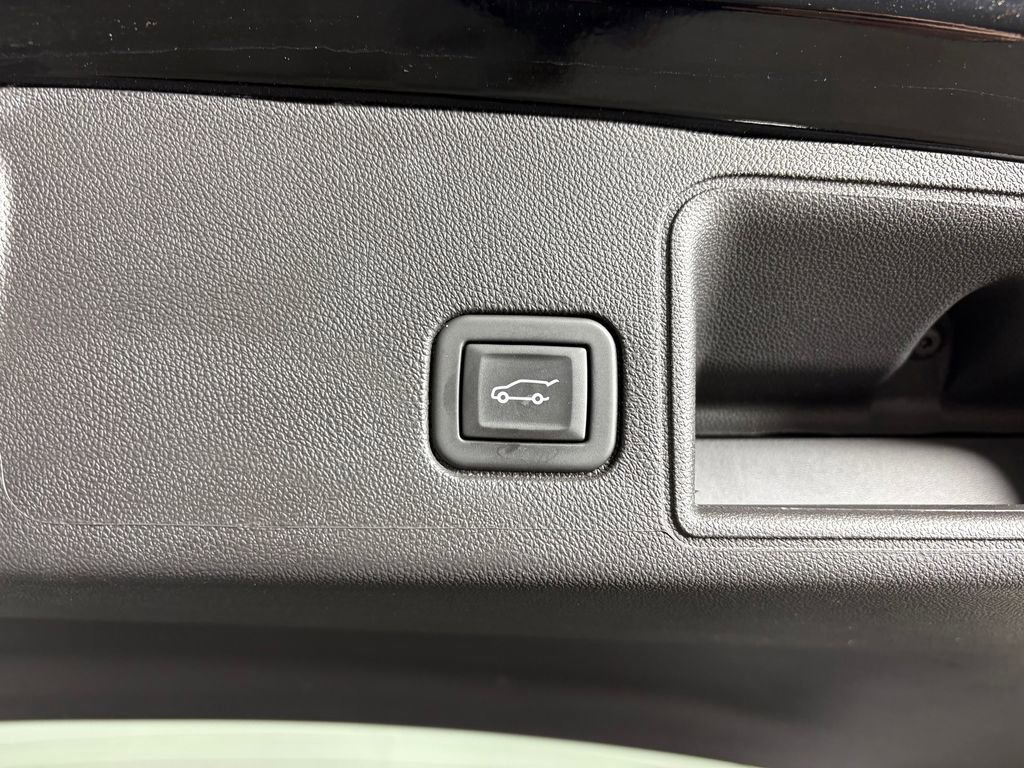 Used 2024 GMC Terrain AT4 w/ Infotainment Package II AWD/4WD image 32