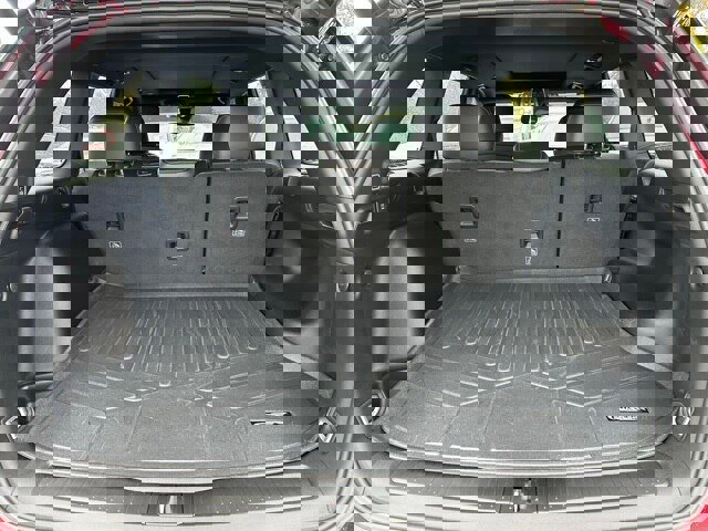 Used 2024 Jeep Grand Cherokee Limited w/ Black Appearance Package image 12