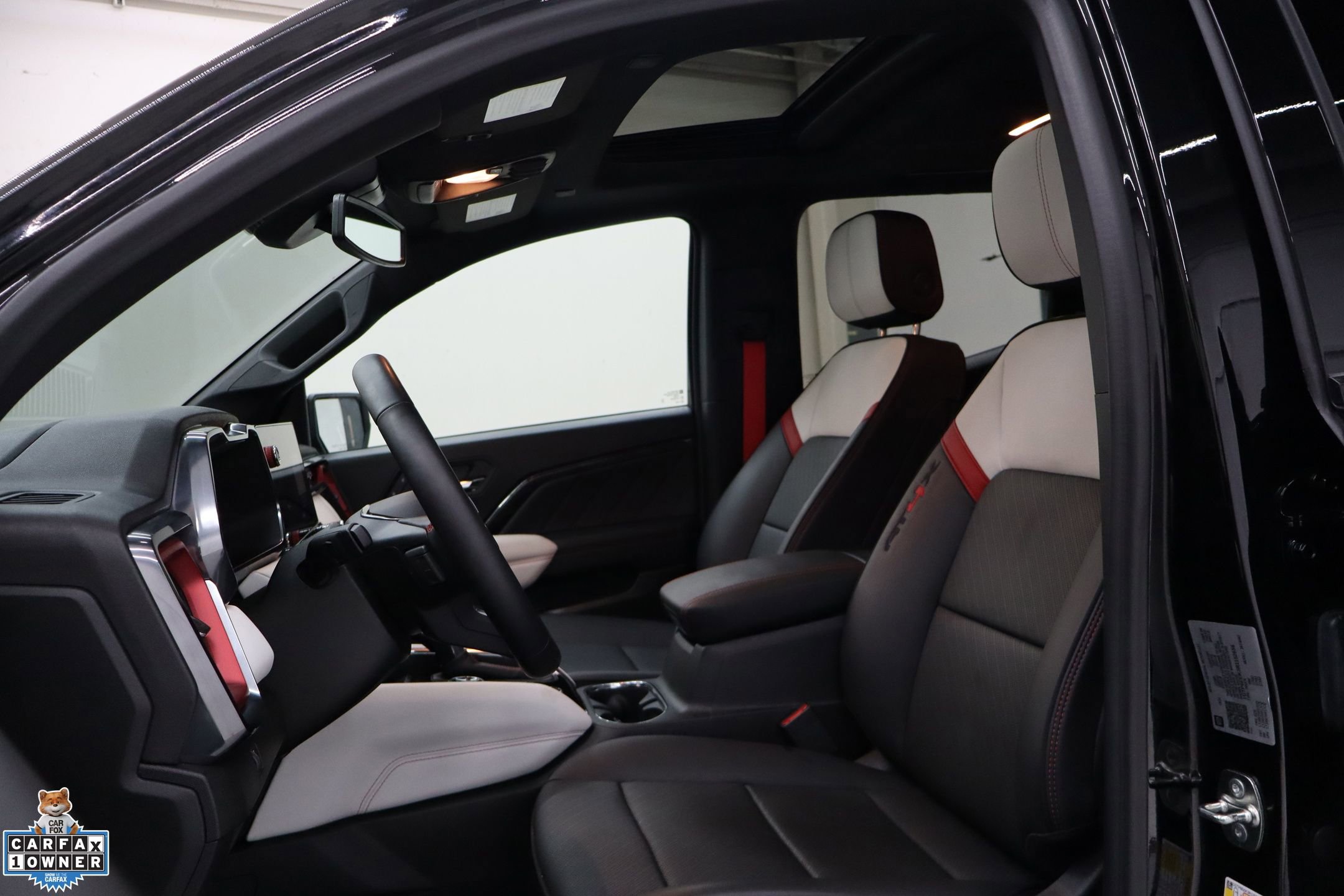 Used 2024 GMC Canyon AT4X AWD/4WD image 13