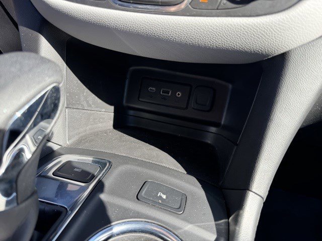 Used 2023 Chevrolet Equinox LT w/ Driver Convenience Package image 20