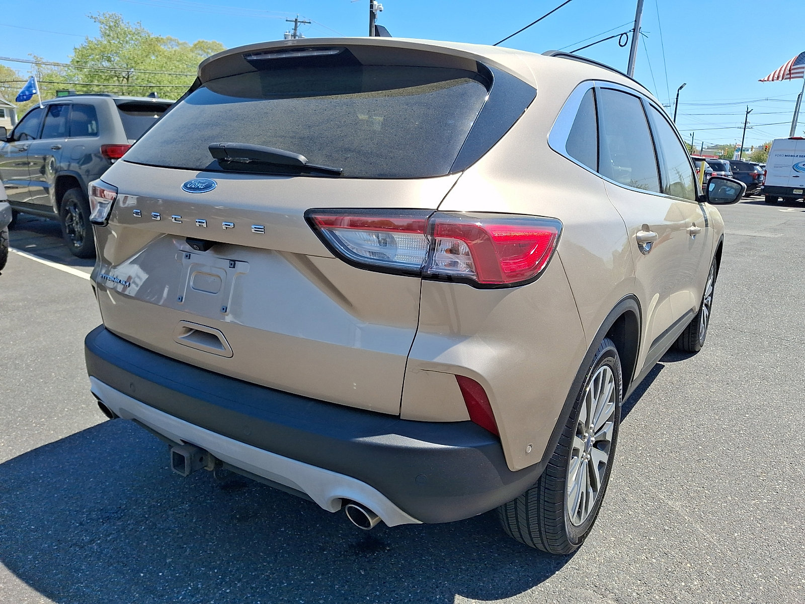 Certified 2020 Ford Escape Titanium AWD/4WD image 10