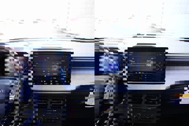 Certified 2025 Ford Maverick XLT w/ XLT Luxury Package image 19