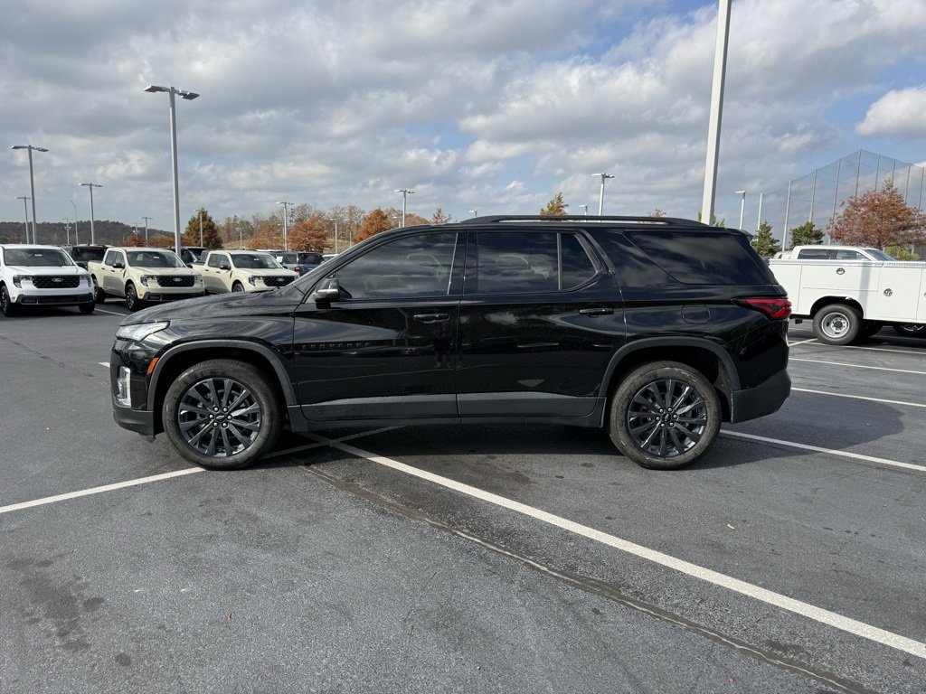 Used 2022 Chevrolet Traverse RS image 2