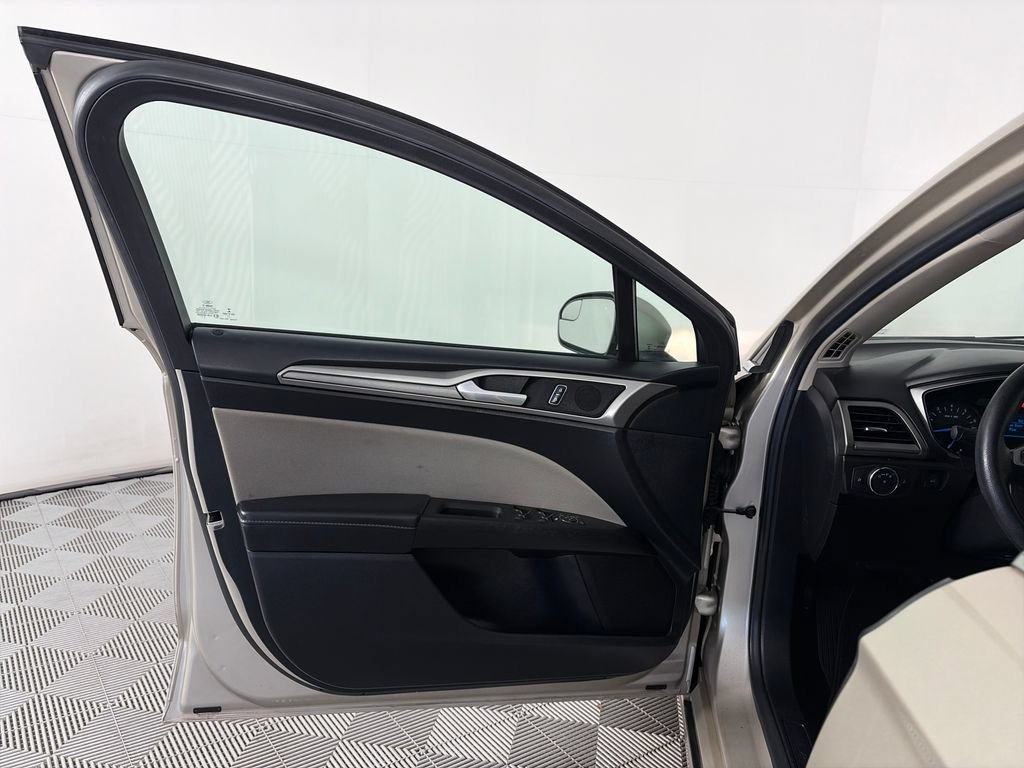 Certified 2018 Ford Fusion S FWD image 10