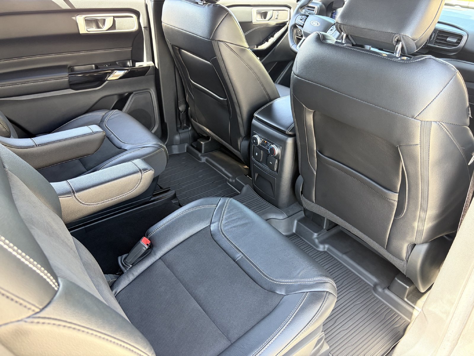 Certified 2022 Ford Explorer ST AWD/4WD image 14