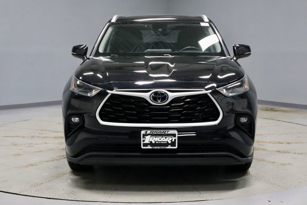 Used 2023 Toyota Highlander XLE AWD/4WD image 8