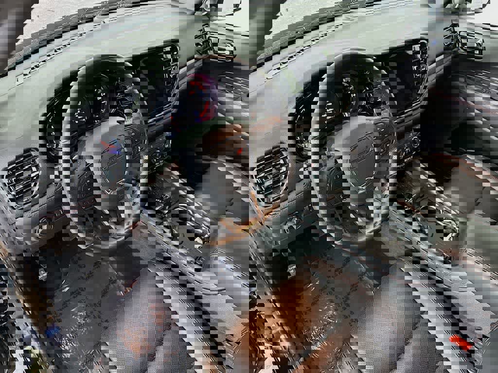 Used 2025 Dodge Durango R/T image 2