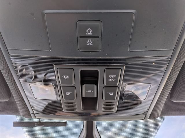 Used 2020 Volkswagen Tiguan SE R-Line AWD/4WD image 15