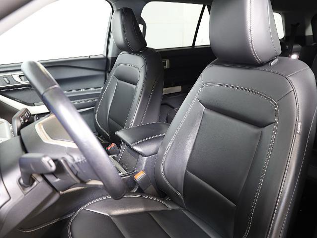 Certified 2021 Ford Explorer XLT w/ Equipment Group 202A AWD/4WD image 8
