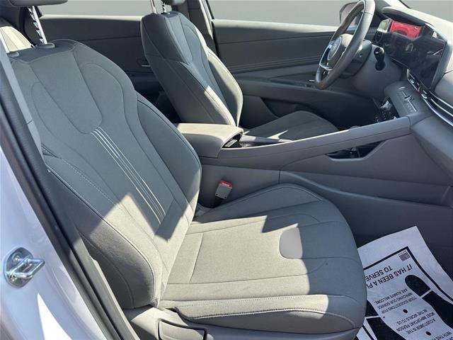Used 2025 Hyundai Elantra SEL FWD image 30
