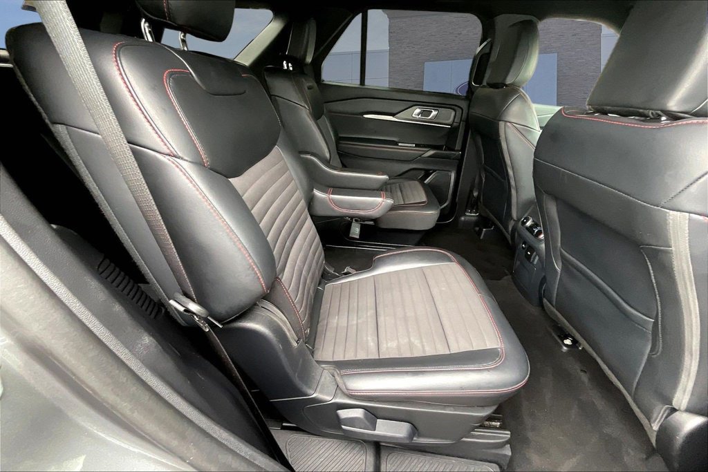 Certified 2025 Ford Explorer ST-Line AWD/4WD image 25