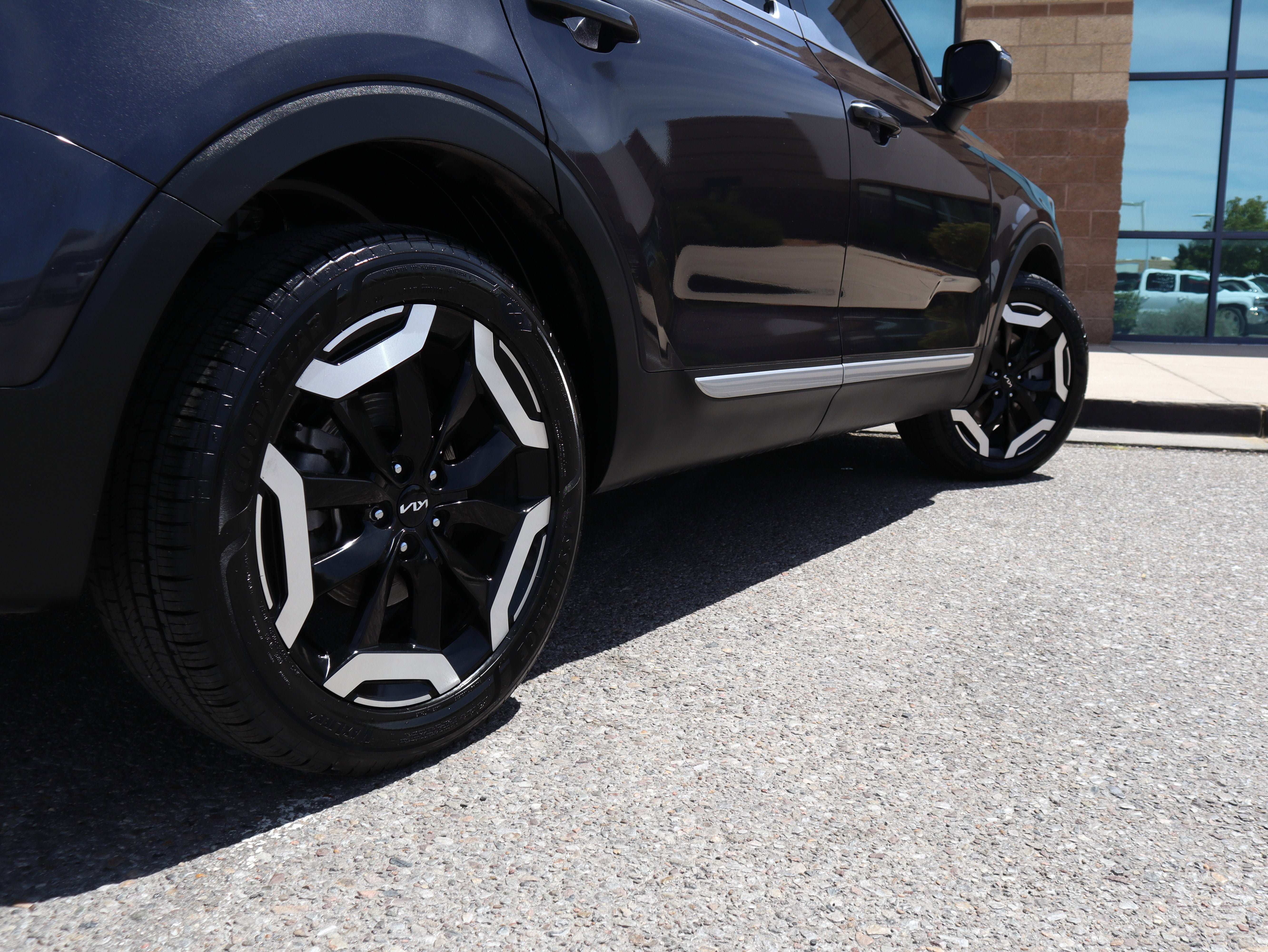 Used 2025 Kia Telluride S AWD/4WD image 11
