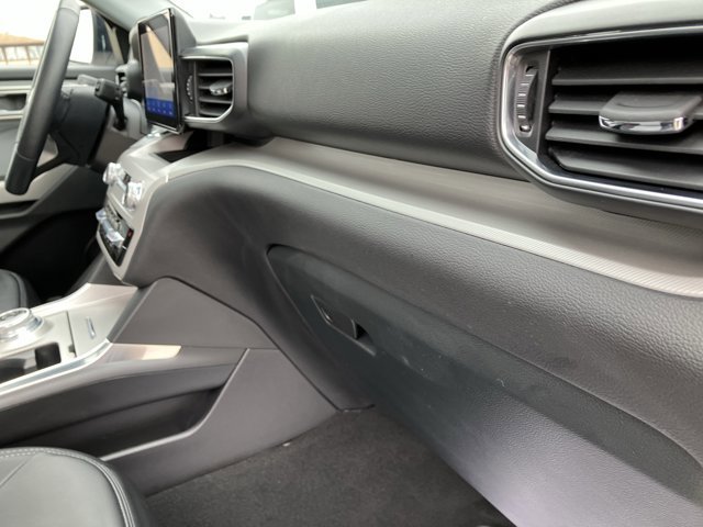 Certified 2023 Ford Explorer XLT w/ Equipment Group 202A image 39