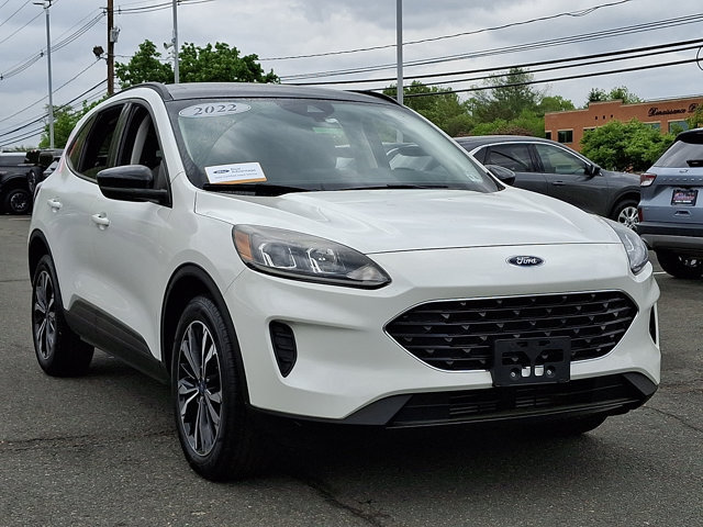 Certified 2022 Ford Escape SE w/ SE Sport Appearance Package AWD/4WD image 2