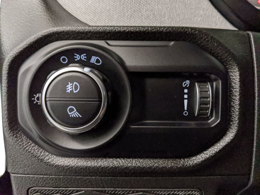 Used 2025 Jeep Gladiator Sport image 17