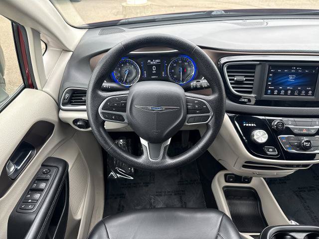 Used 2020 Chrysler Voyager Lxi FWD image 13