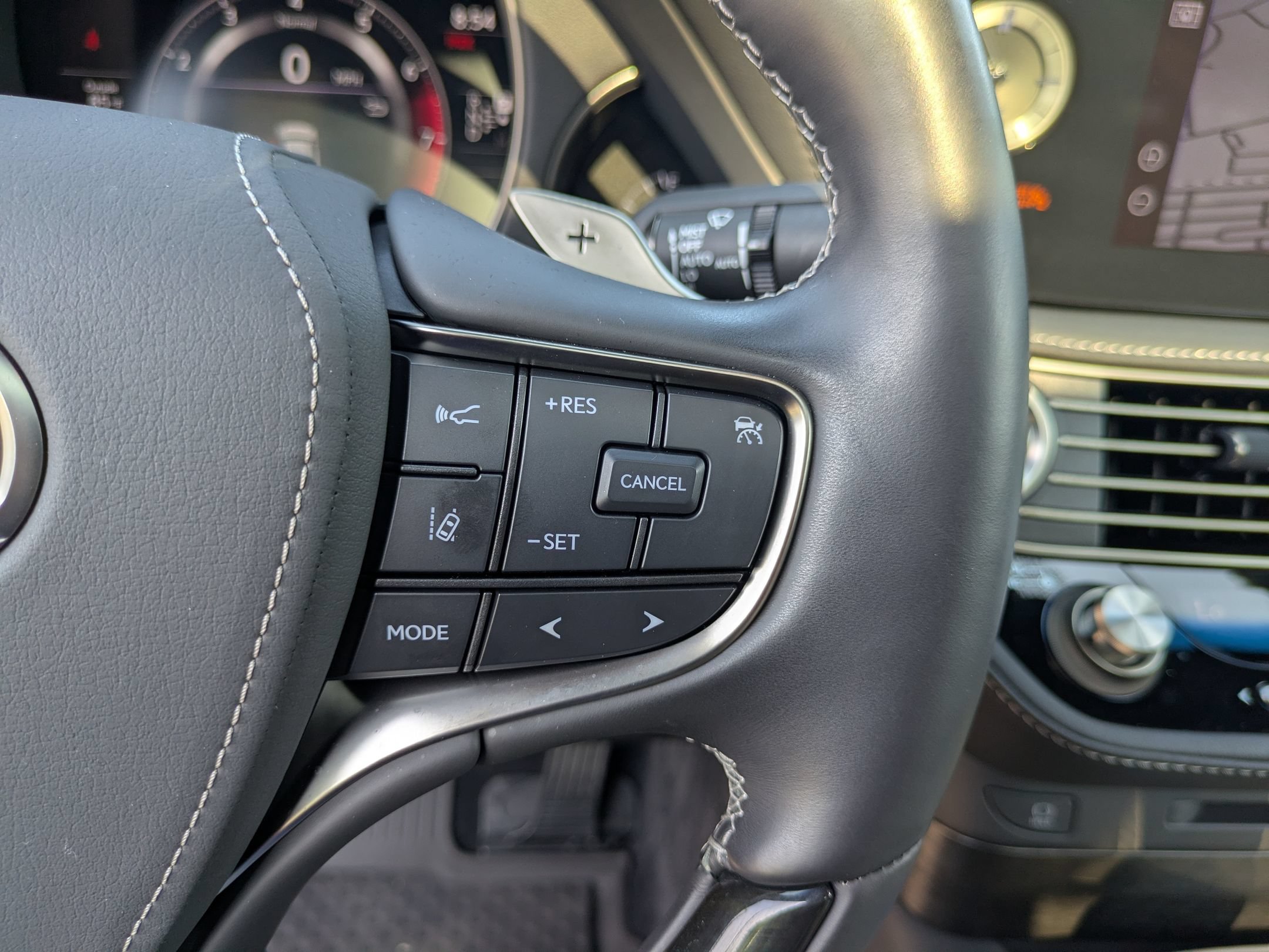 Used 2022 Lexus LS 500 w/ Interior Upgrade Package RWD image 19
