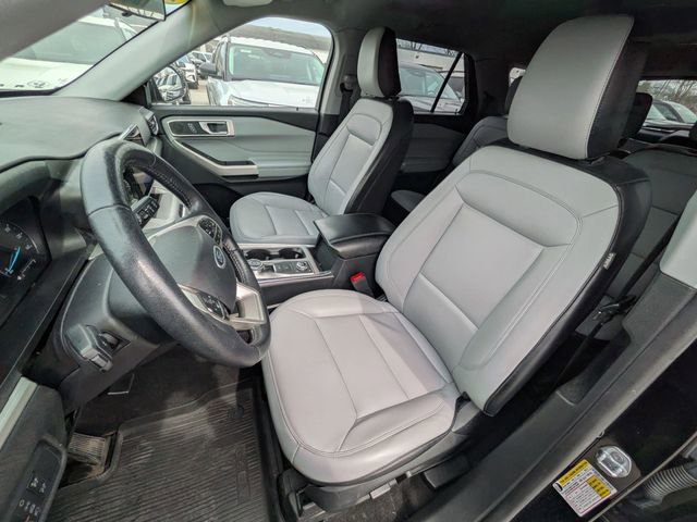 Certified 2021 Ford Explorer XLT w/ Equipment Group 202A AWD/4WD image 8