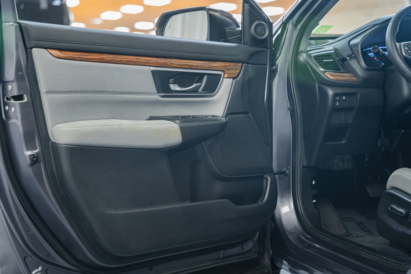 Used 2019 Honda CR-V EX image 41