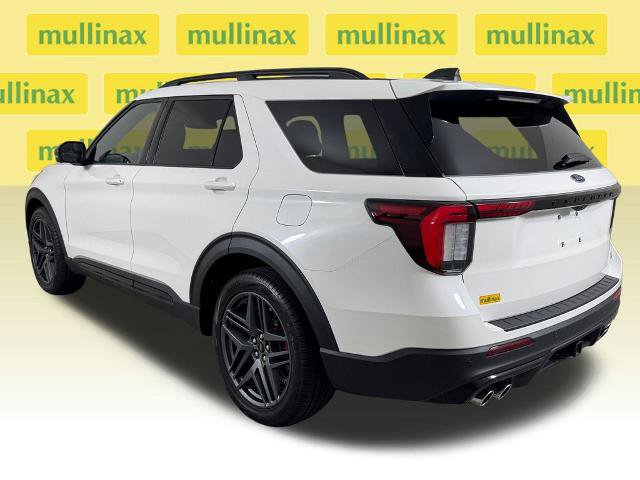 Certified 2025 Ford Explorer ST RWD image 11