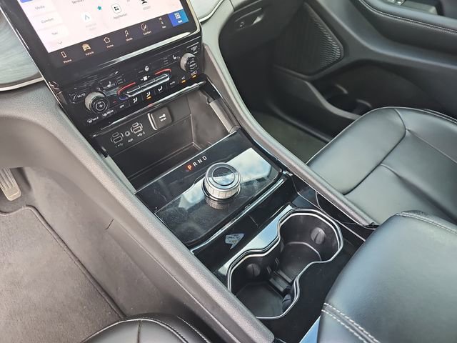 Used 2023 Jeep Grand Cherokee Limited w/ Trailer Tow Prep Group (B) RWD image 31