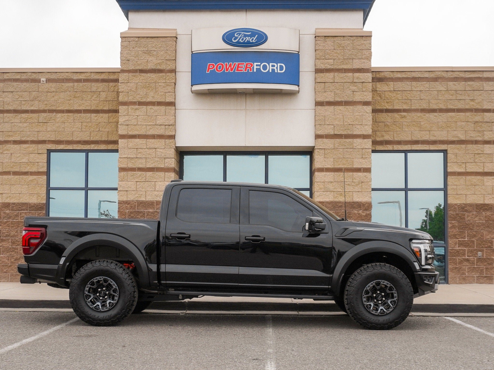 Certified 2025 Ford F150 Raptor AWD/4WD image 5