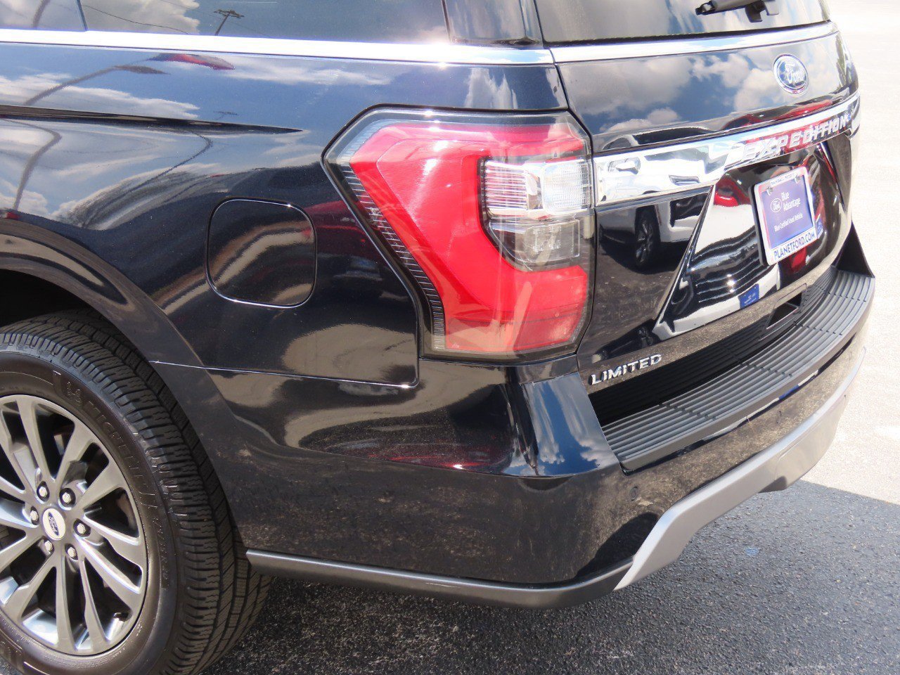 Certified 2021 Ford Expedition Limited image 15