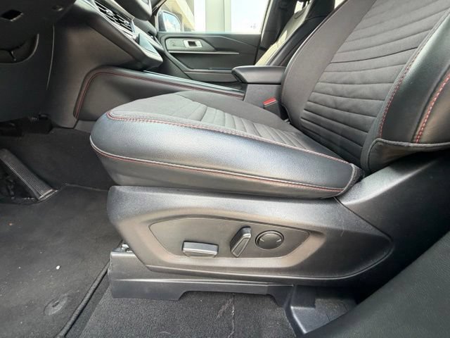 Certified 2025 Ford Explorer ST-Line AWD/4WD image 9