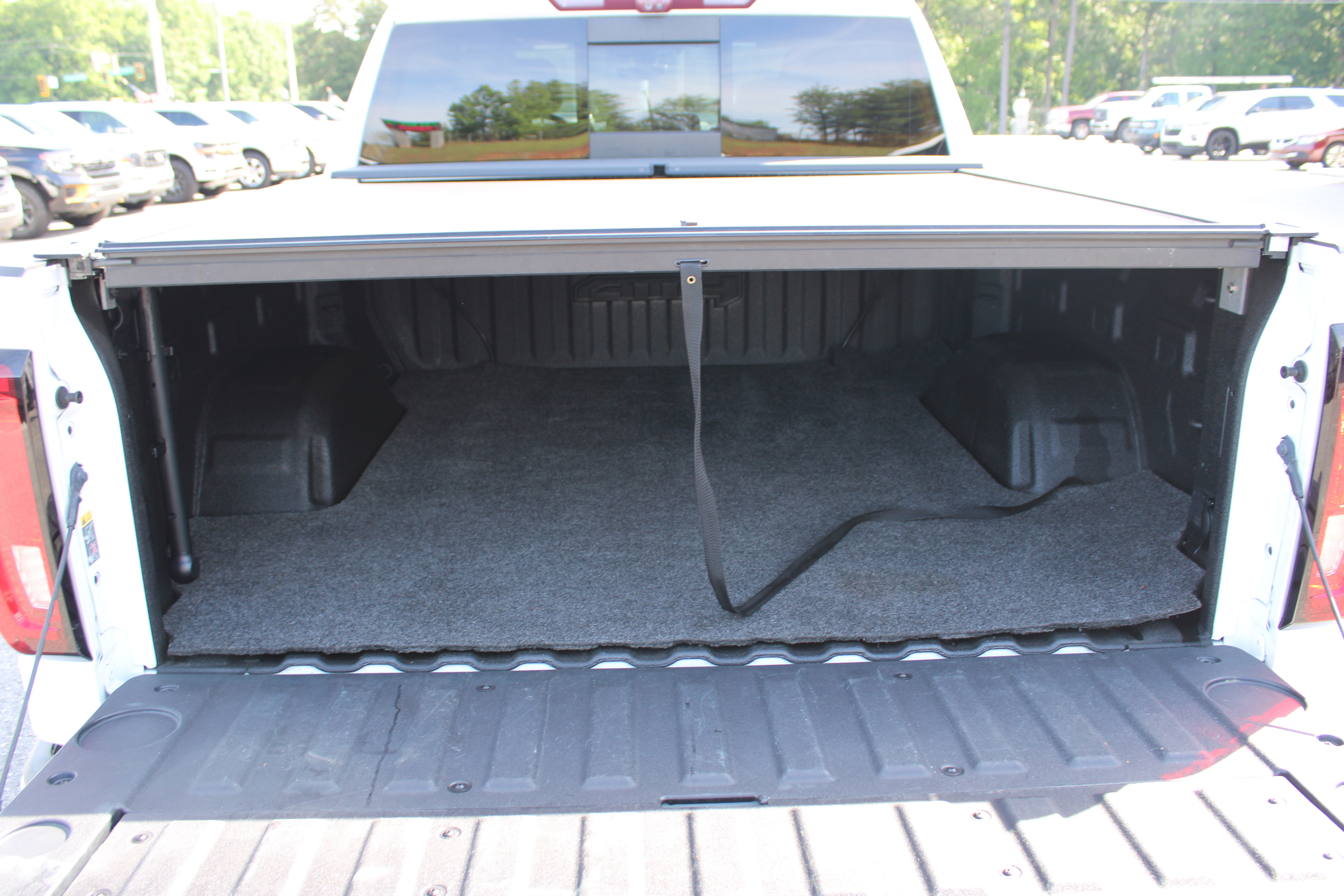 Used 2021 GMC Sierra 1500 AT4 w/ AT4 Premium Package AWD/4WD image 9