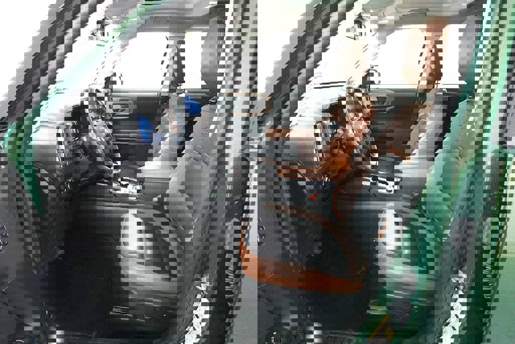 Certified 2025 Ford Bronco Sport Outer Banks w/ Outer Banks Tech Package+ AWD/4WD image 25