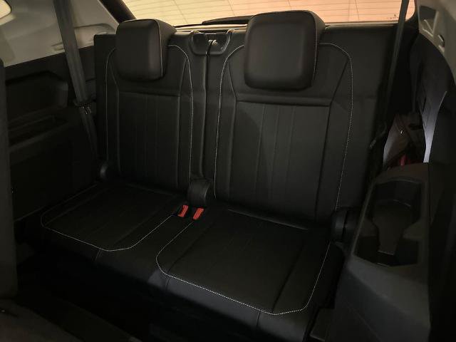 Used 2022 Volkswagen Tiguan SE w/ Panoramic Sunroof Package FWD image 33