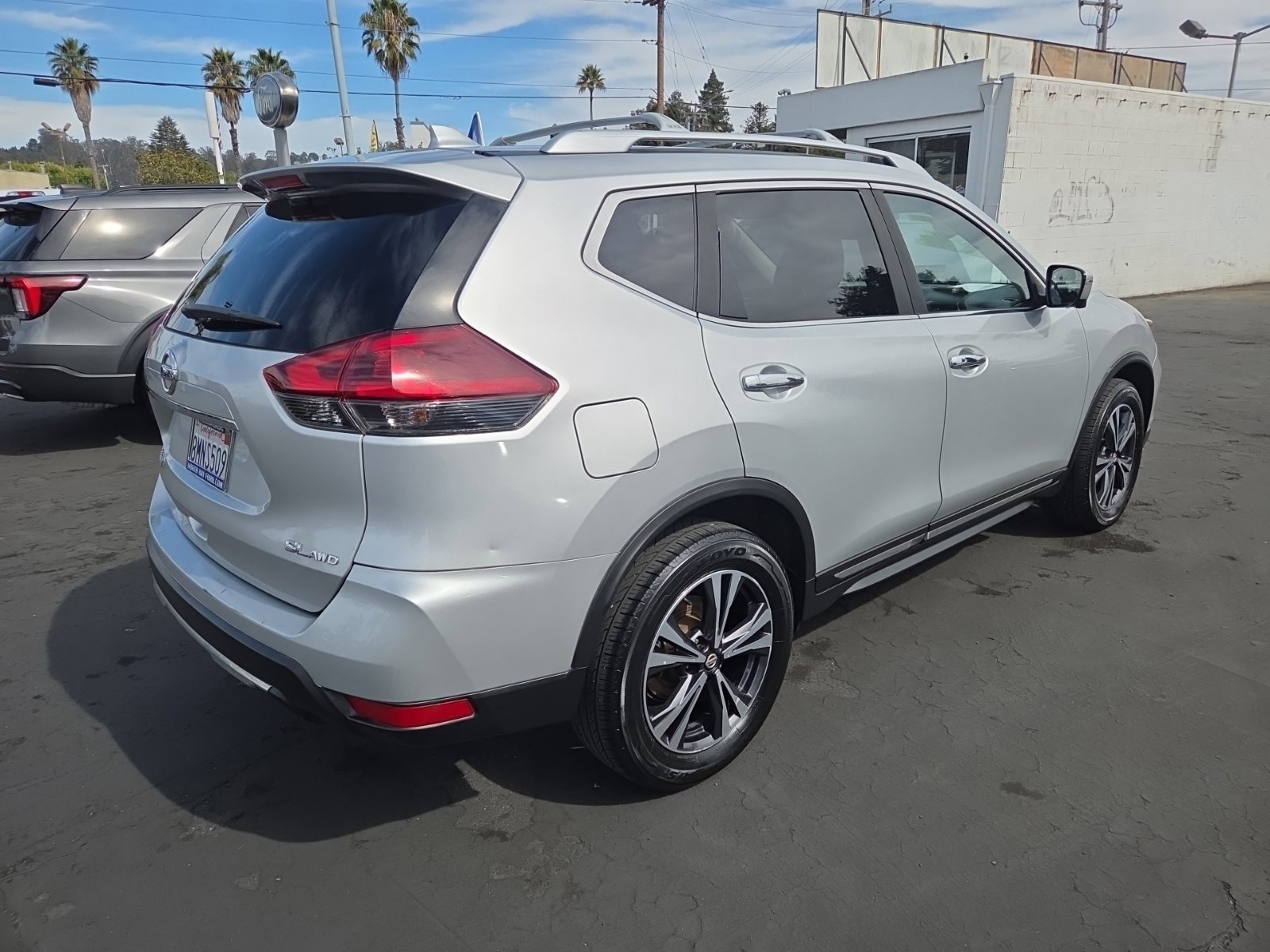 Used 2018 Nissan Rogue SL AWD/4WD image 6