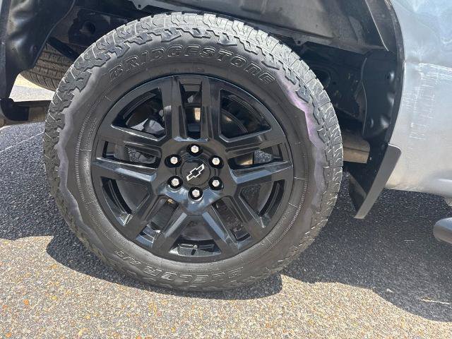 Used 2025 Chevrolet Silverado 1500 Custom w/ Turbomax Blackout Package RWD image 9