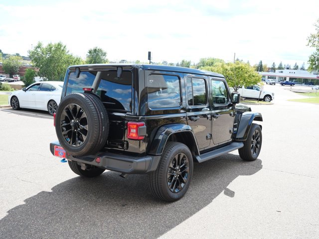 Used 2022 Jeep Wrangler Unlimited Sahara w/ Cold Weather Group AWD/4WD image 5