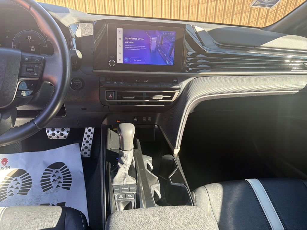 Used 2025 Toyota Camry SE FWD image 17