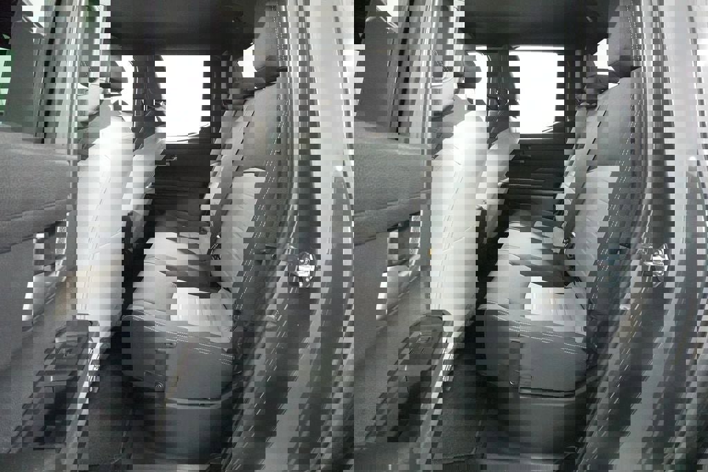 Used 2025 Toyota Tacoma TRD Off-Road AWD/4WD image 24