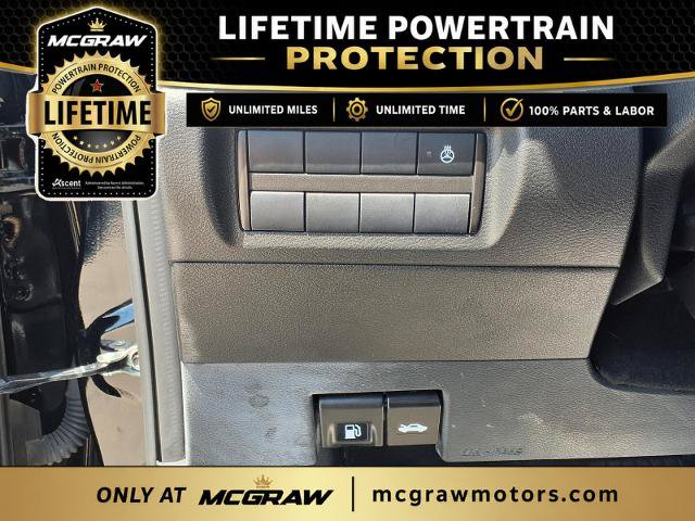 Used 2024 Nissan Kicks SR w/ SR Premium Package FWD image 17