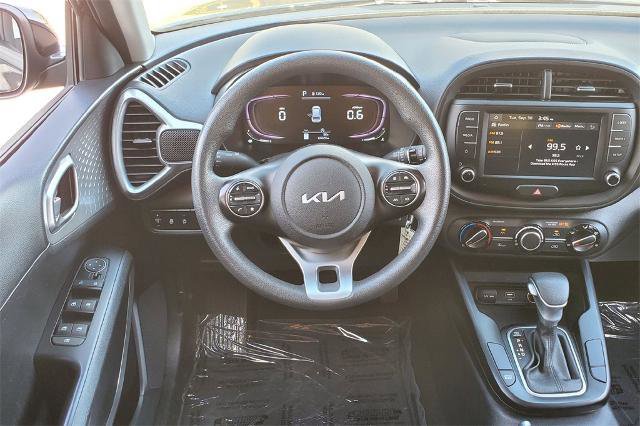 Used 2023 Kia Soul LX w/ LX Technology Package image 25