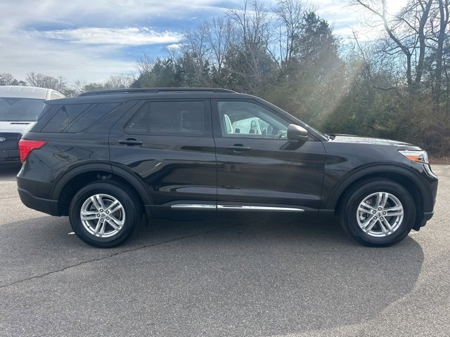Certified 2022 Ford Explorer XLT w/ Equipment Group 202A image 2