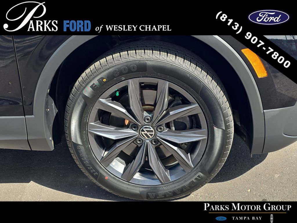 Used 2023 Volkswagen Tiguan SE w/ Panoramic Sunroof Package FWD image 32