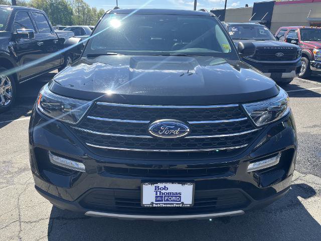 Certified 2022 Ford Explorer XLT w/ Equipment Group 202A AWD/4WD image 2