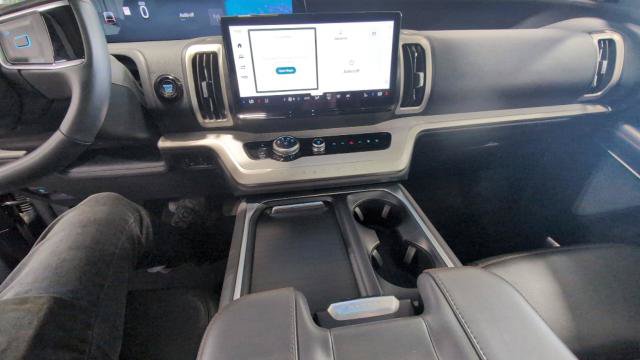Certified 2025 Ford Expedition Active AWD/4WD image 24