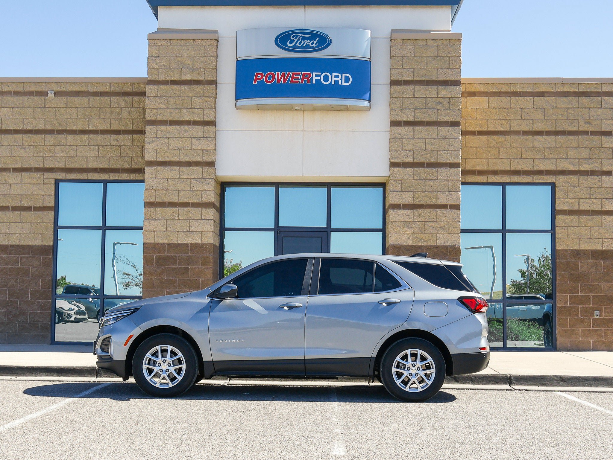 Used 2024 Chevrolet Equinox LT AWD/4WD image 9