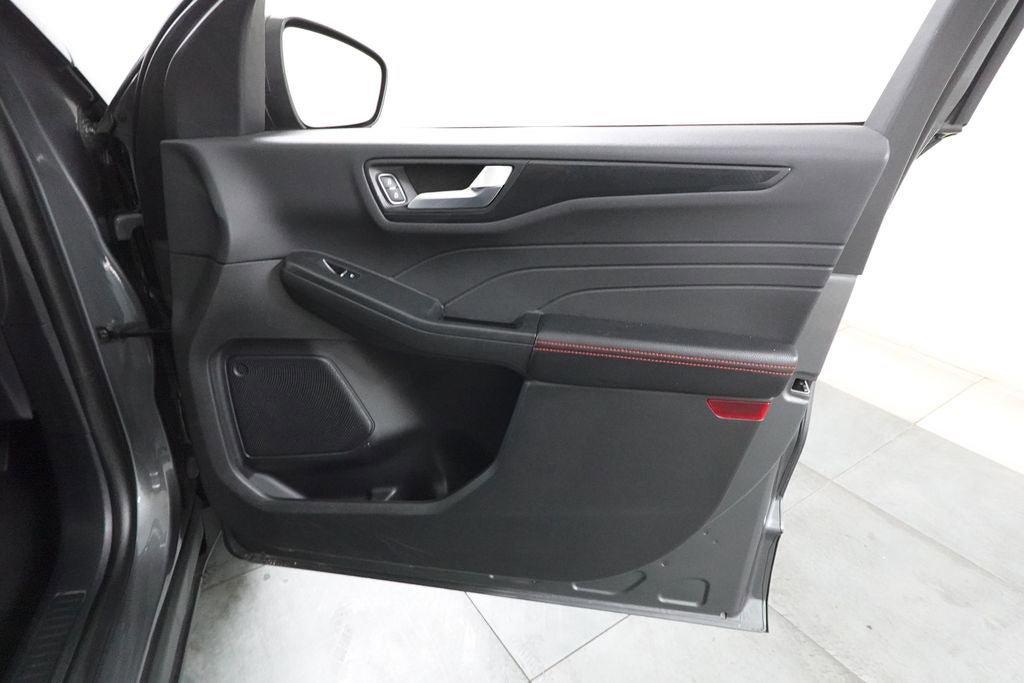 Certified 2025 Ford Escape ST-Line FWD image 28