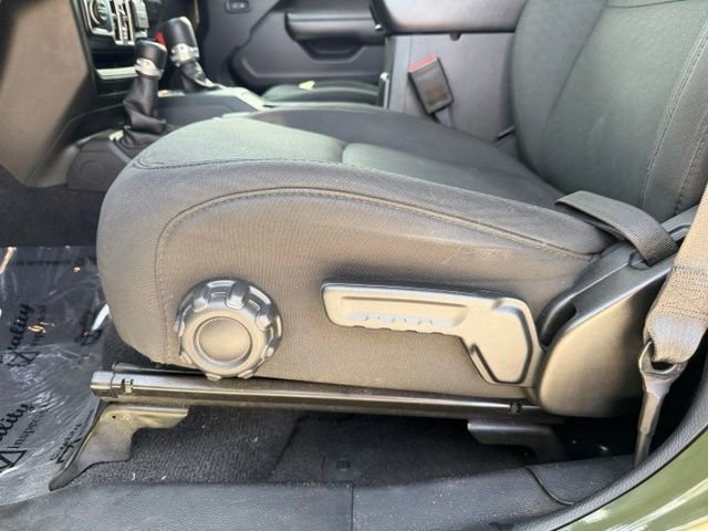 Used 2021 Jeep Gladiator Sport AWD/4WD image 9