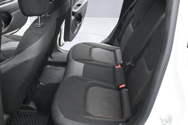 Used 2023 Jeep Renegade Latitude AWD/4WD image 5