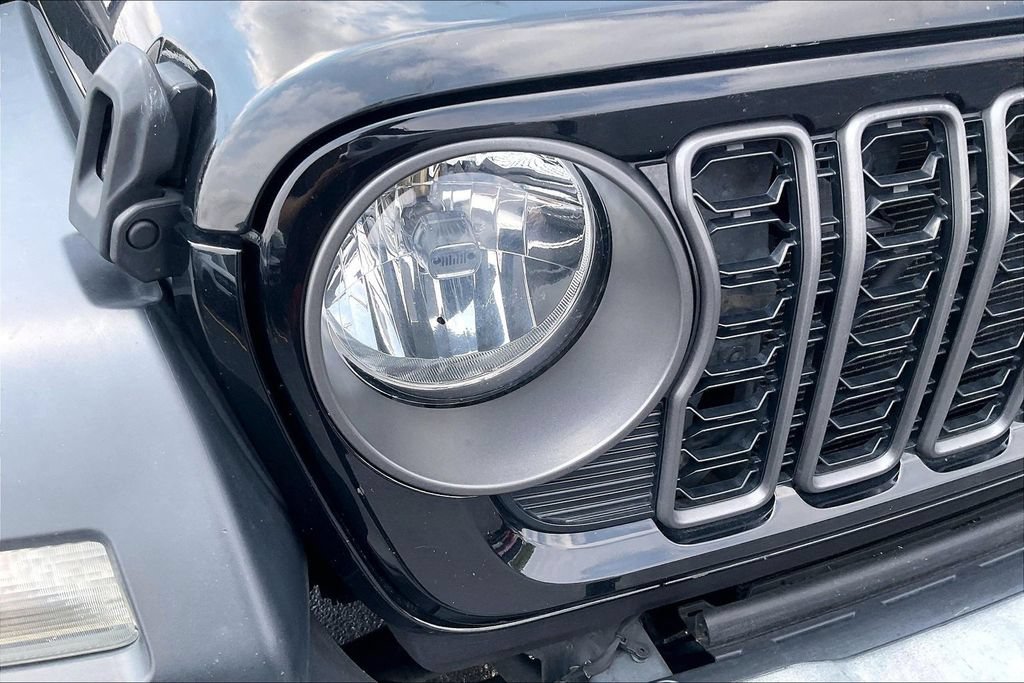 Used 2024 Jeep Wrangler Unlimited Sport AWD/4WD image 28