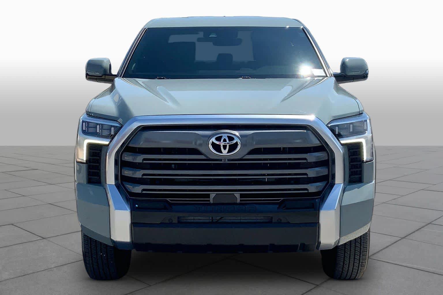 Used 2026 Toyota Tundra Limited AWD/4WD image 4