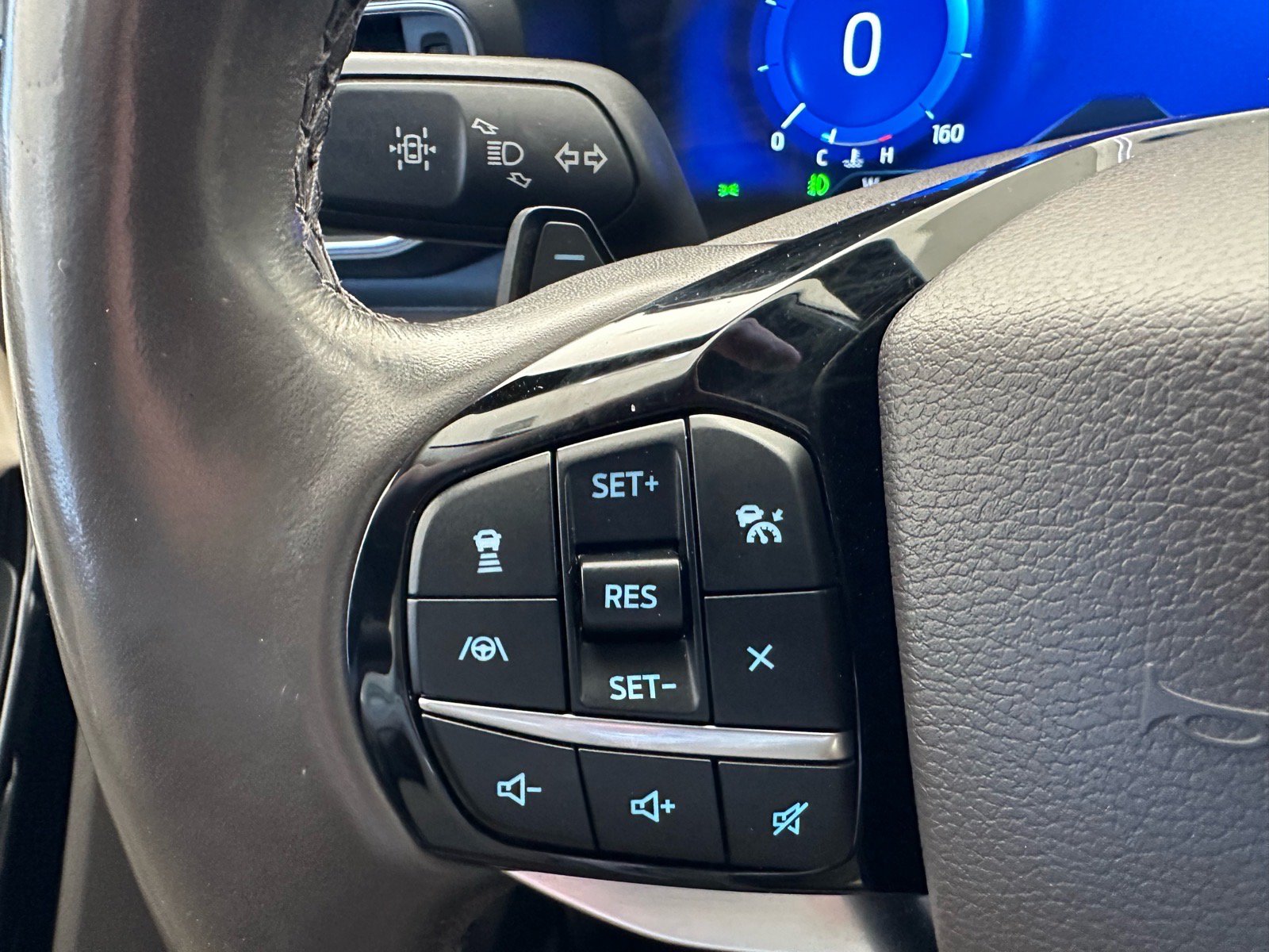 Certified 2021 Ford Explorer Platinum w/ Equipment Group 601A AWD/4WD image 38