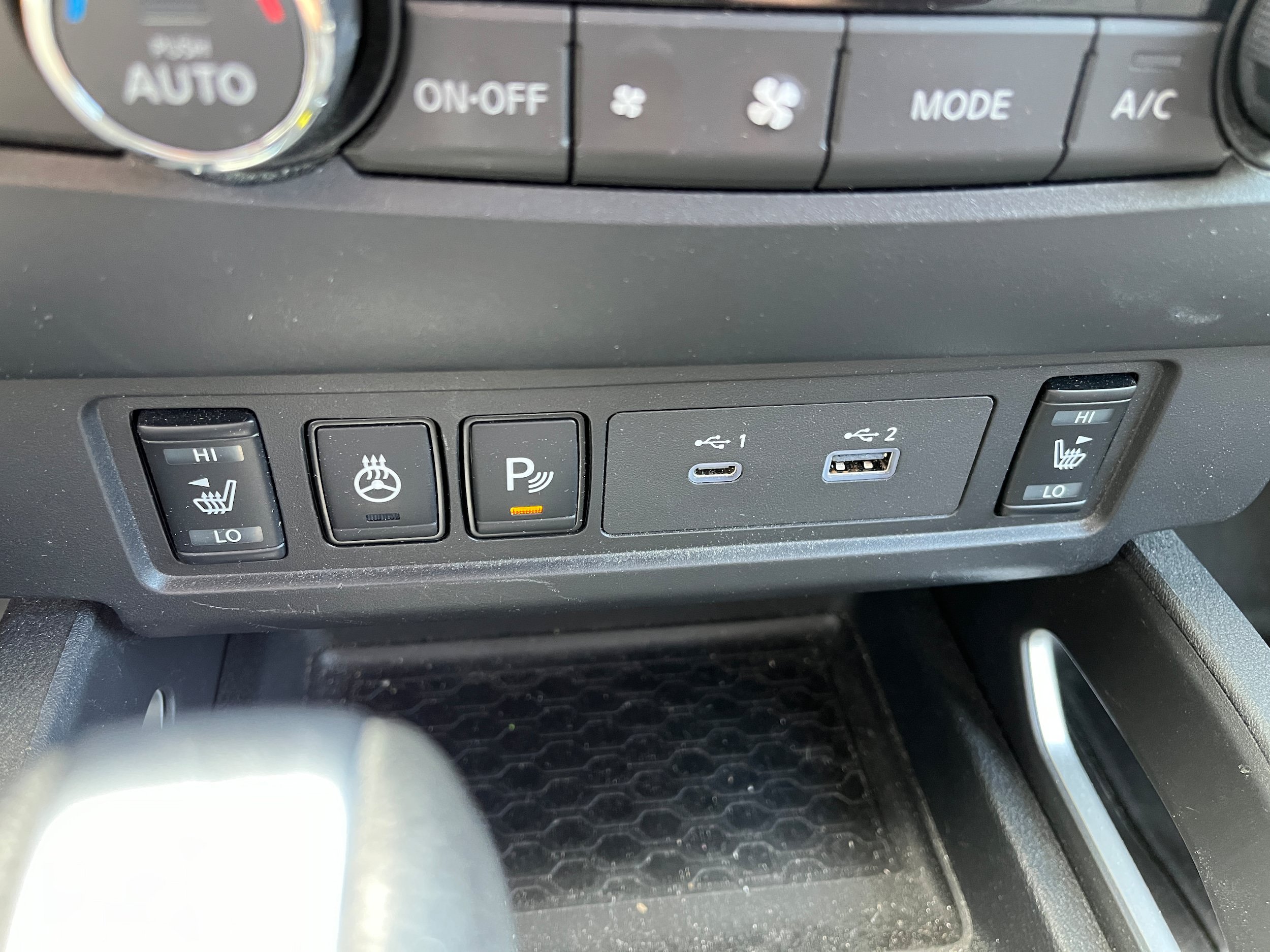 Used 2022 Nissan Frontier SV AWD/4WD image 24